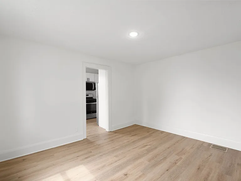 1117 McNeilly Ave — Photo 3