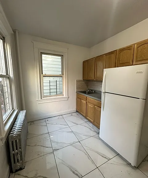 34 Van Cortlandt Park Ave #2L — Photo 3