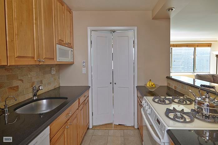 2nd image of 315 W 70th St APT 14K