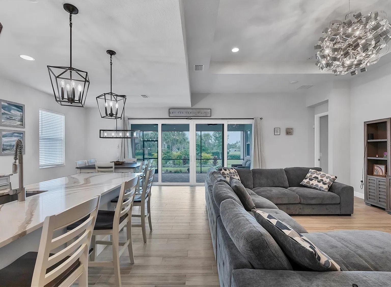 2 bed, 2076 sqft, $4,500 — Photo 3
