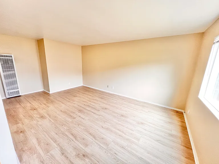 631 Sylvan St #1 — Photo 6