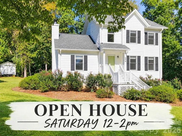 1270 Berra Pl, Hickory, NC 28602