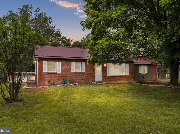 852 Stellar Way, Great Cacapon, WV 25422