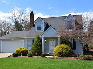 9800 Grist Mill Run, Olmsted Falls, OH 44138