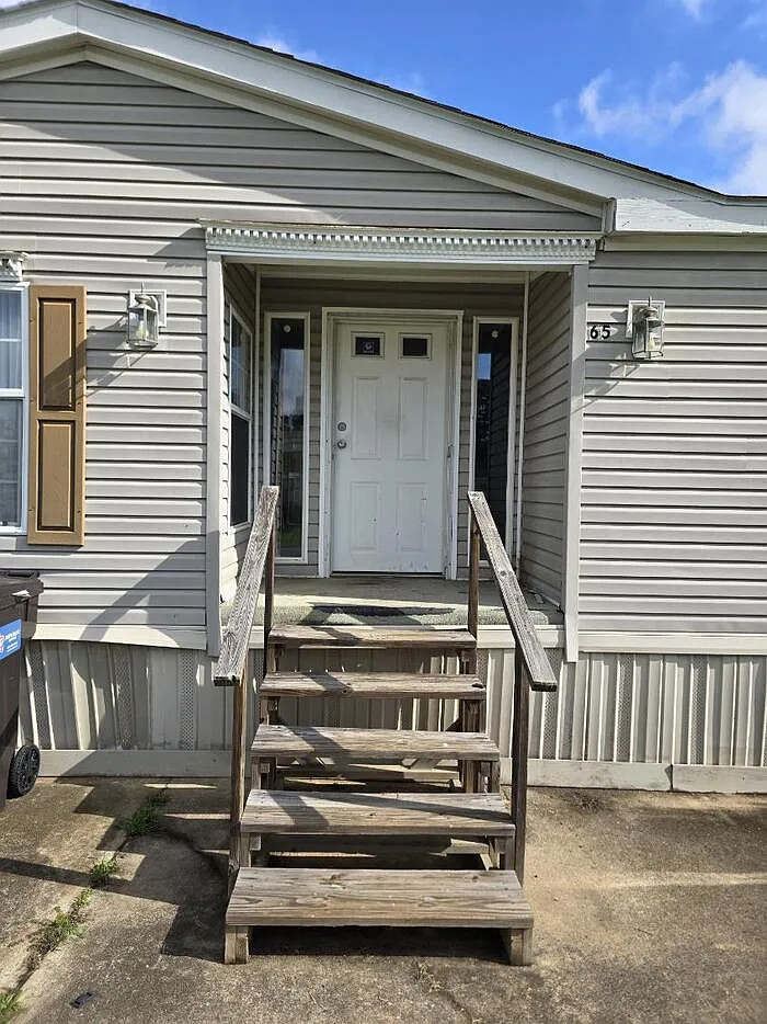 3 bed, 2.0 bath, $950 — Photo 2