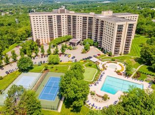 2 Claridge Dr APT 7DE, Verona, NJ 07044