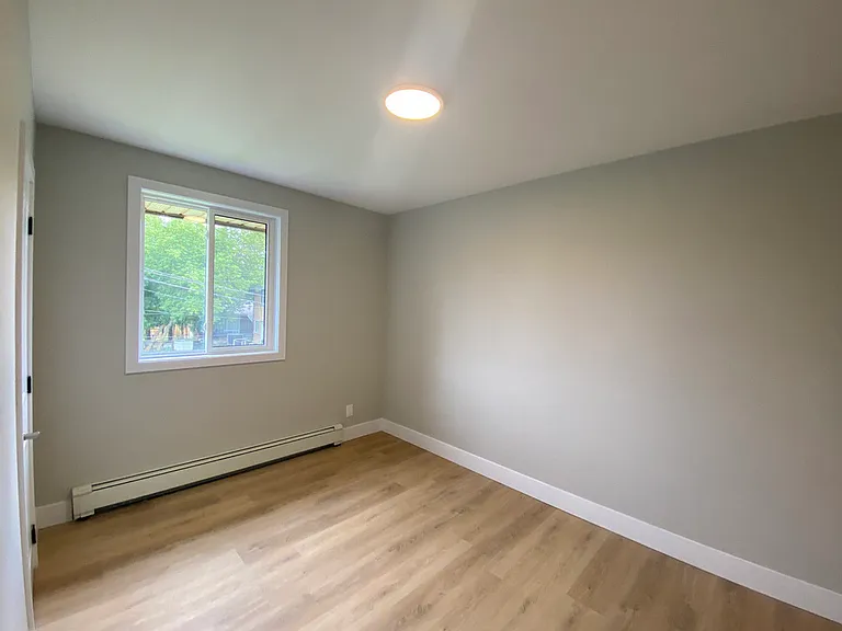 1 Court Ln — Photo 9