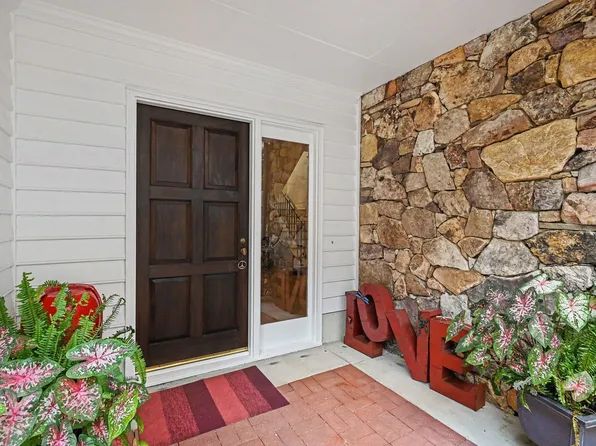 103 Villa Dr, Durham, NC 27712