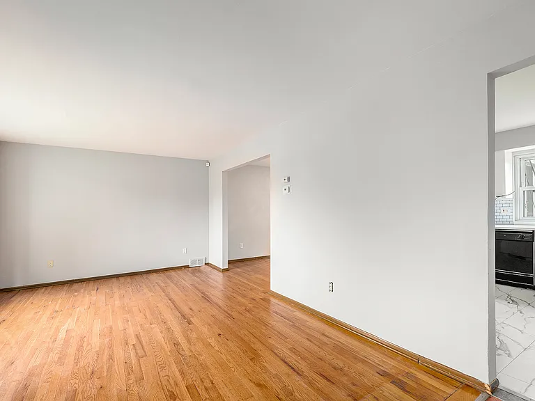 4772 Marian Ave — Photo 10