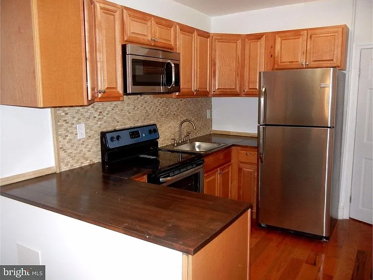 2522 W Montgomery Ave — Photo 4