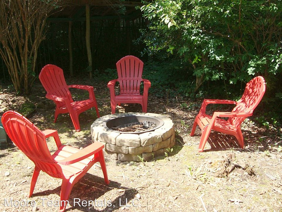 1st image of 560 Waddell Dr