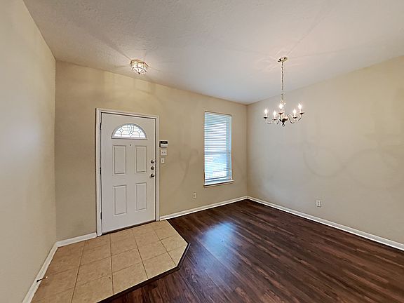 3rd image of 4722 Montclair Hill Ln