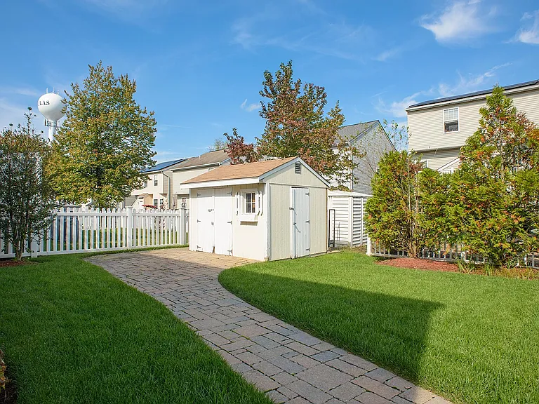 1772 Grande View Ave — Photo 9