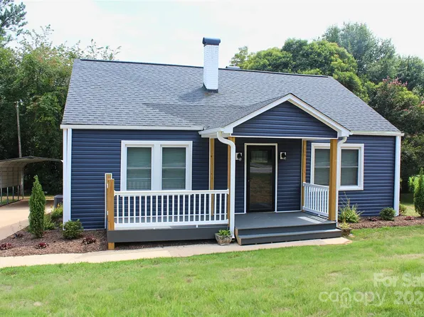 2326 12th Avenue Dr NE, Hickory, NC 28601
