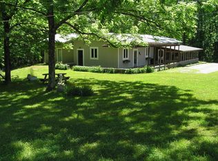 592 Mountain Farms Rd, Signal Mountain, TN 37377