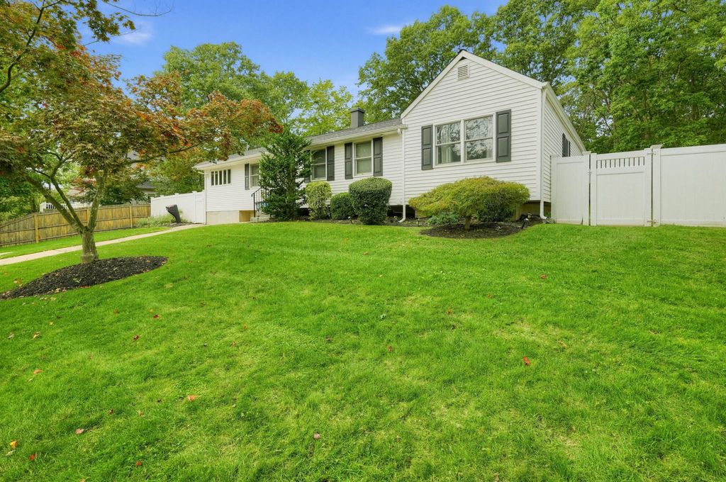5 Longbow Ln - Property Image