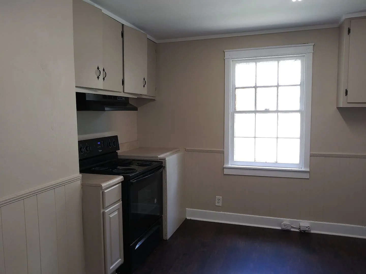 Take a look at this charming 2-bedroom, 1-bath home in desirable Southeast Decatur! — Photo 2