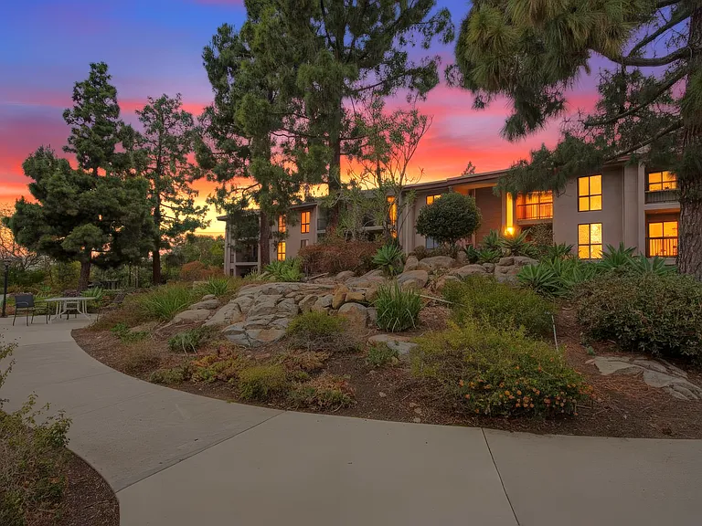 7858 Cowles Mountain Ct #D27 — Photo 27