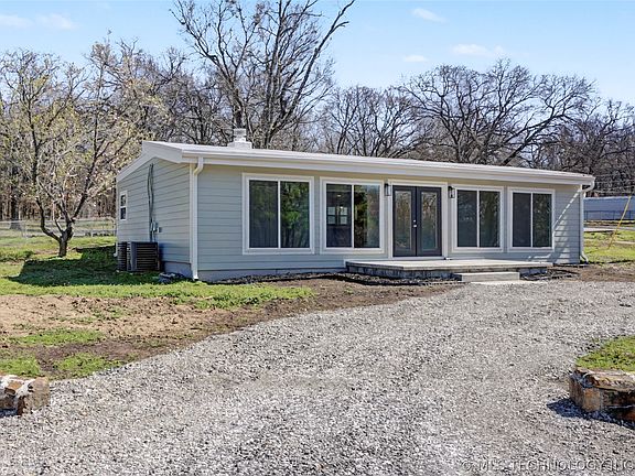 3rd image of 69418 S 325th Rd