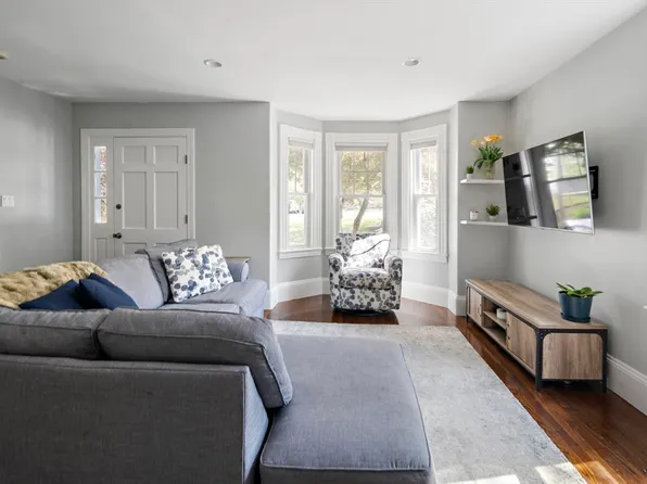 27 Westford St, Quincy, MA 02169