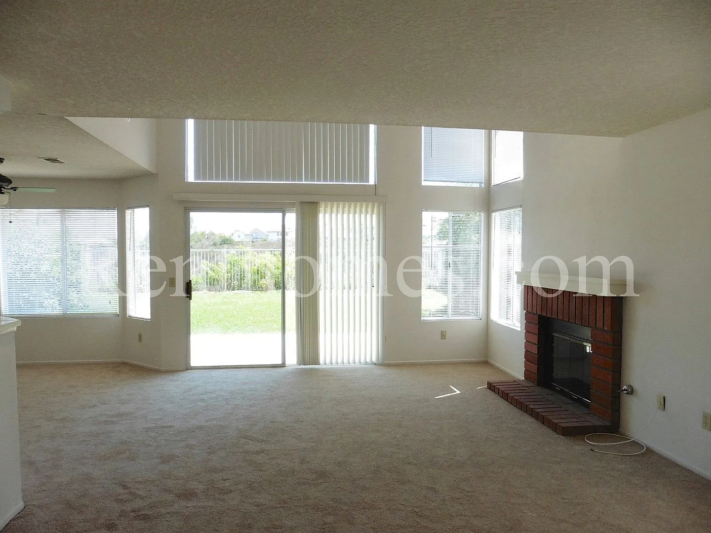 Mira Mesa, 10669 Glendover Lane -Beautiful Canyon Views, Quiet and Convenient, 2 Car Garage with ... — Photo 2
