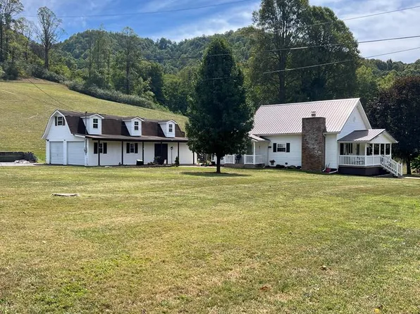 3272 Paint Creek Rd, Mount Hope, WV 25880
