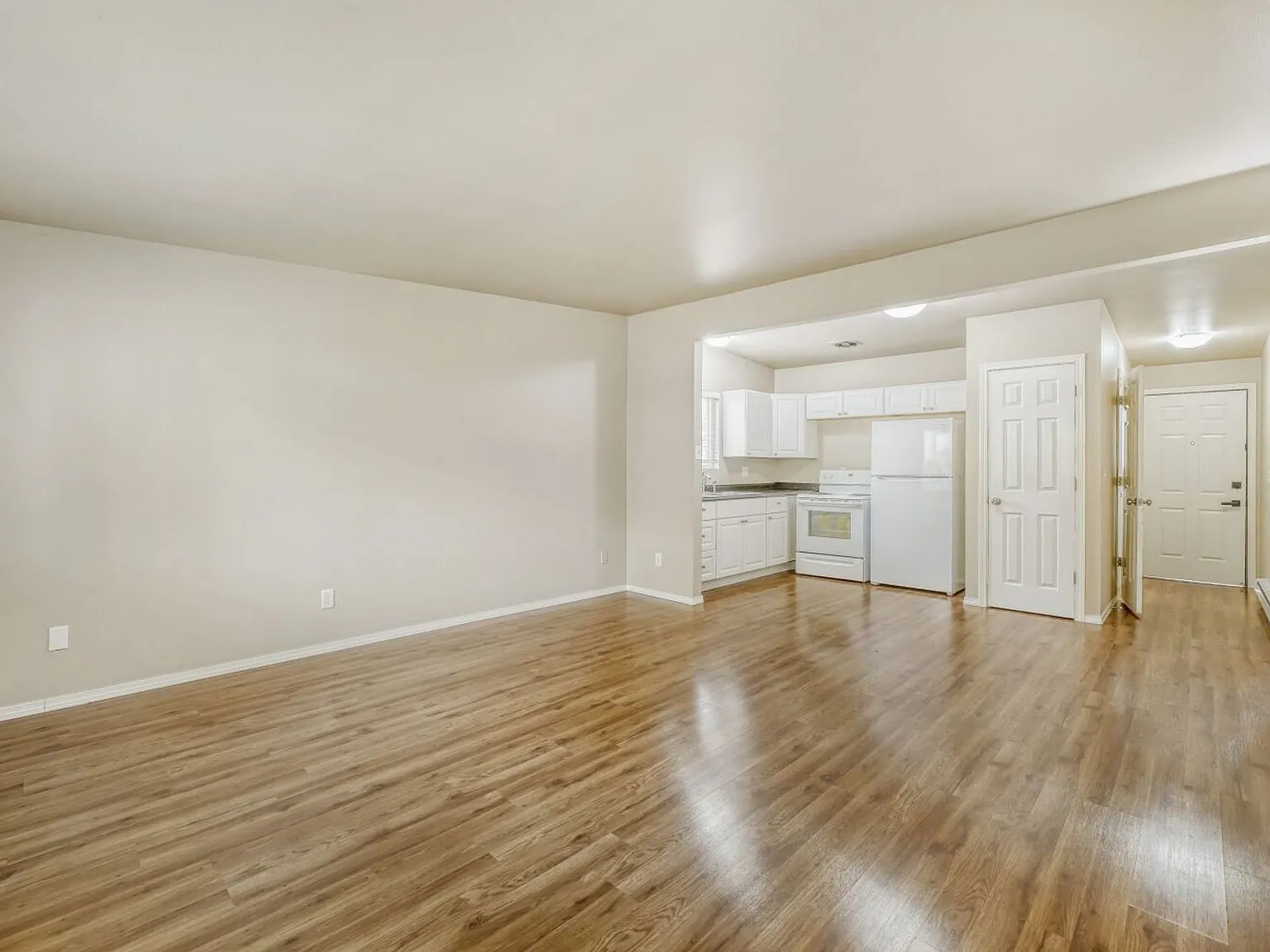 639 Kent — Photo 1