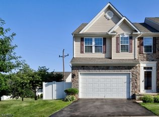 50 Washington Square Cir, Washington Boro, NJ 07882