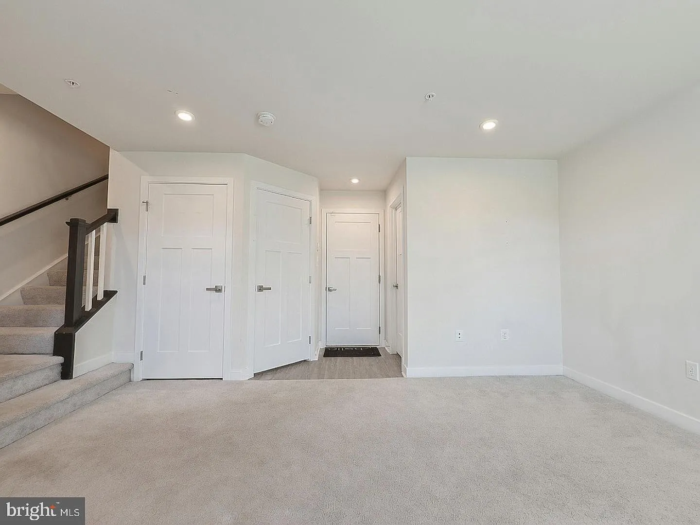 3 bed, 2.5 bath, 1741 sqft, $3,100 — Photo 4
