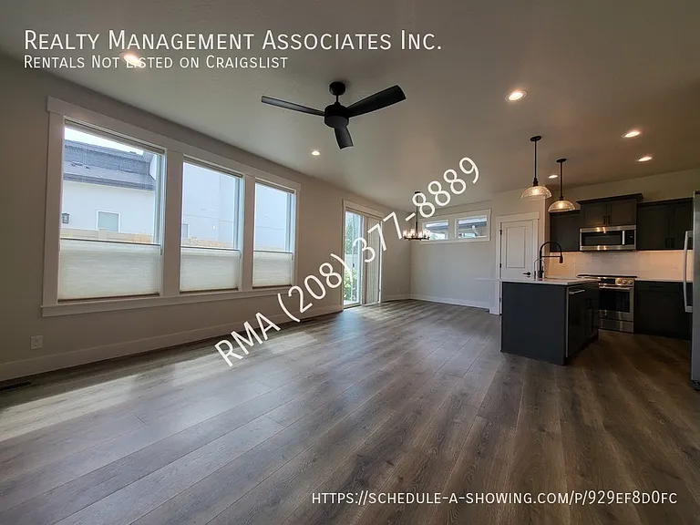 2015 E Knobcone Dr — Photo 2