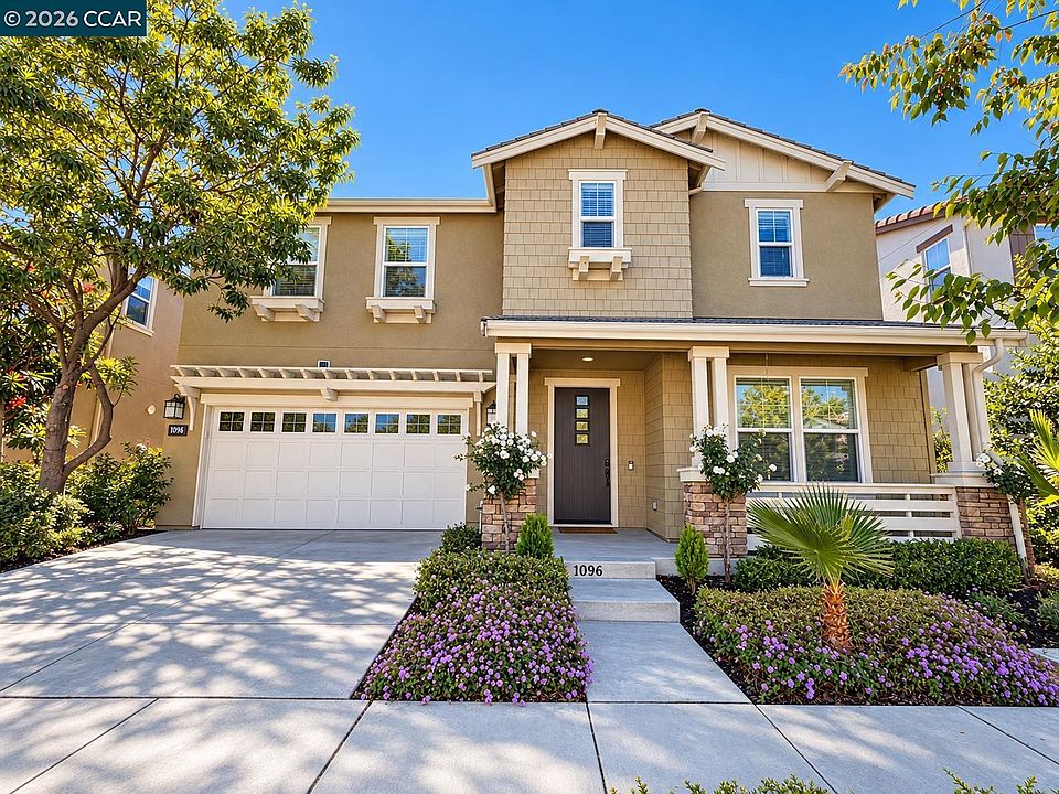 1st image of 1096 Gardenia Loop