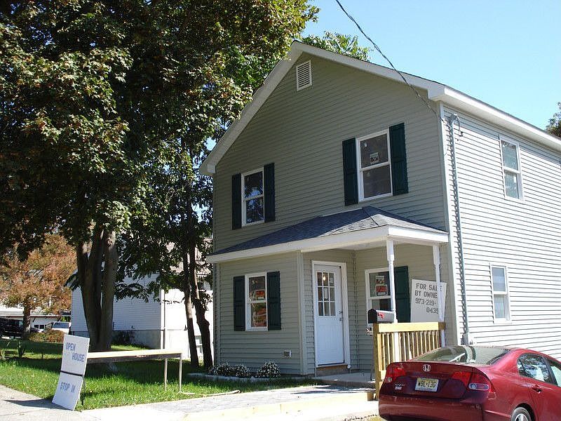 1st image of 73 Merriam Ave