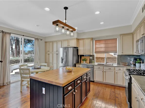 11 Spring View Way, Rancho Santa Margarita, CA 92688