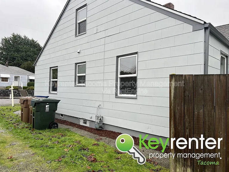 4816 E G St — Photo 34