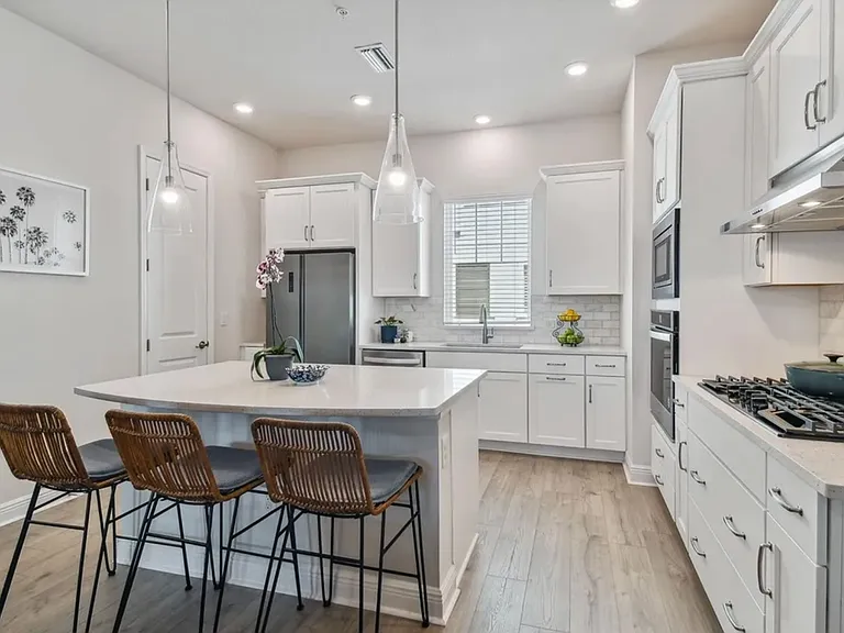 206 S Tampania Ave #3 — Photo 2