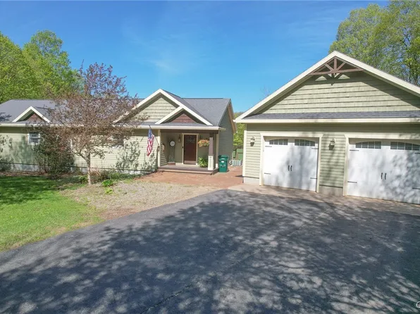 115 Ballou Rd, Lacona, NY 13083