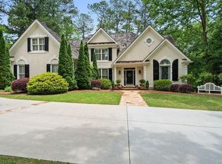 100 Grogans Lake Dr, Sandy Springs, GA 30350