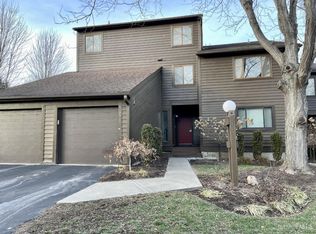 8566 Wyoming Club Dr, Cincinnati, OH 45215