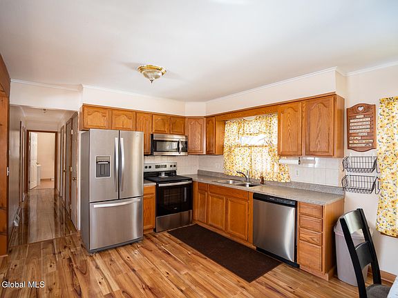 3rd image of 16 Royal Road