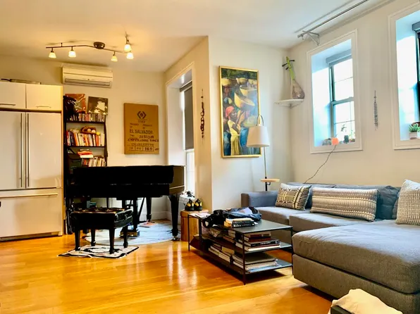 138 Edgecombe Avenue image 1 of 11