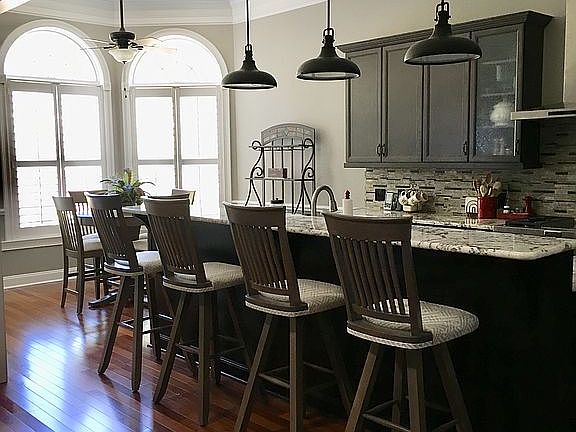 4th image of 5001 Derby Ct