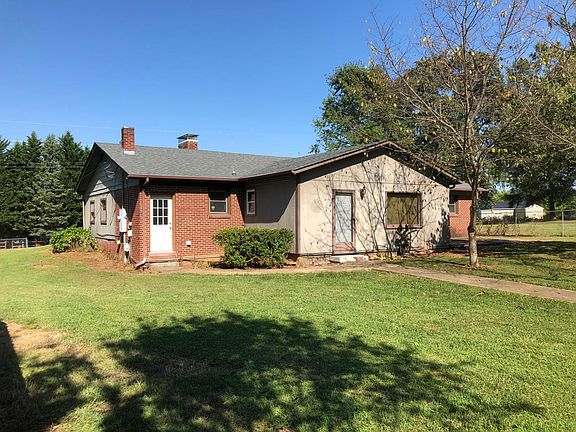 3rd image of 1313 Southhaven Dr