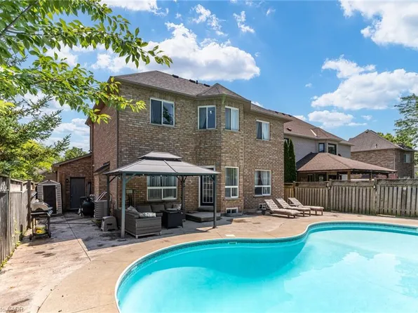 90 Davidson Blvd, Hamilton, ON L9H 7M3