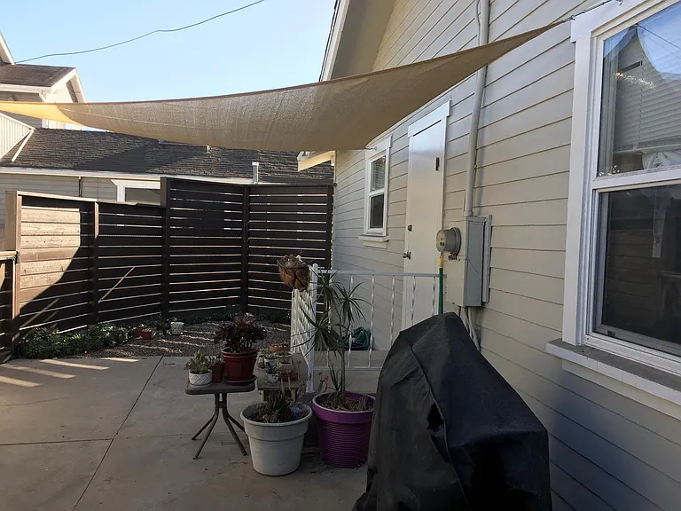 532 N Newport Ave — Photo 9