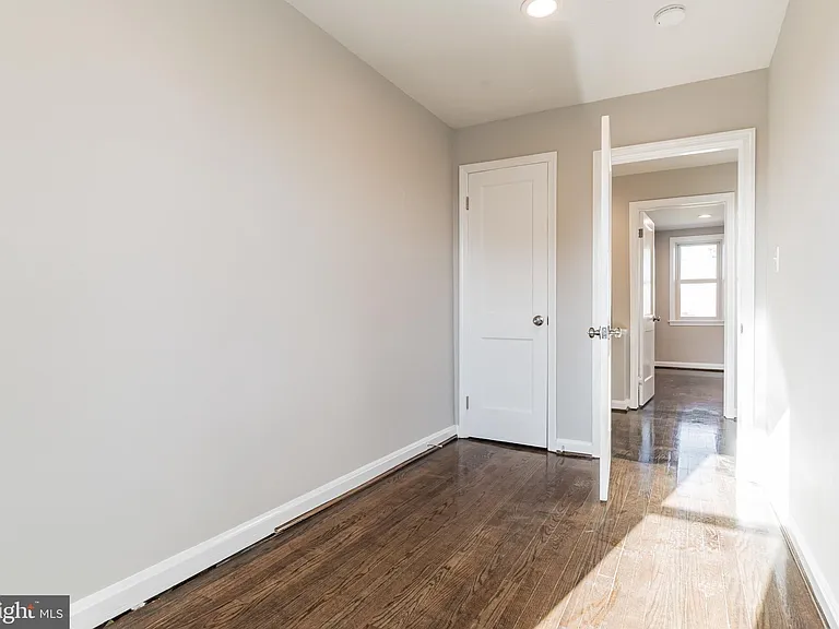 413 Rogers Ave — Photo 24