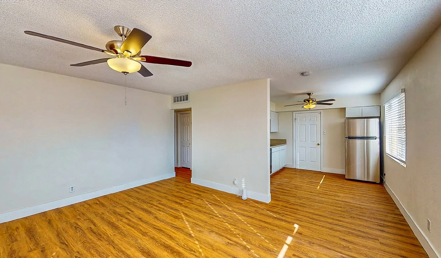 2 bed, 1.0 bath, $1,250 — Photo 1