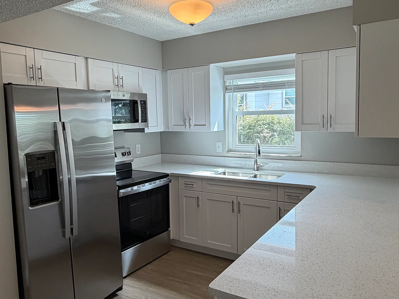 1014 W Baker St — Photo 3