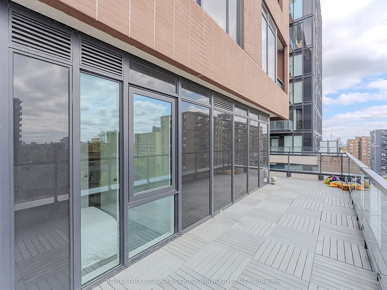 270 Dufferin St #515 — Photo 27