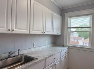 161 Farm St FLOOR 3, Woonsocket, RI 02895