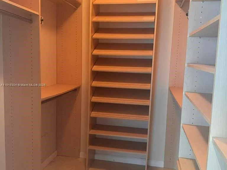 5025 Collins Ave #1602 — Photo 10